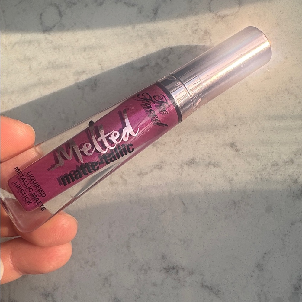 Too Faced Melted Matte-Tallic 7ml - I Dare You